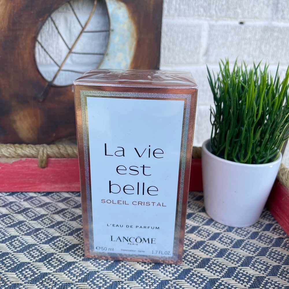 Lancome La Vie Est Belle Soleil Cristal Perfume - Rose Gold and White